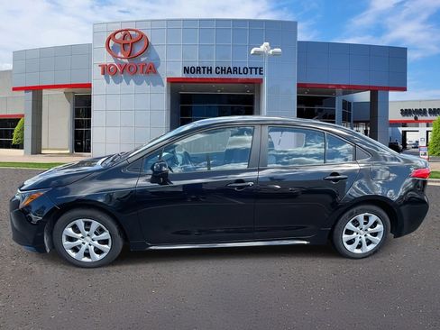 Used 2022 Toyota Corolla LE image 5