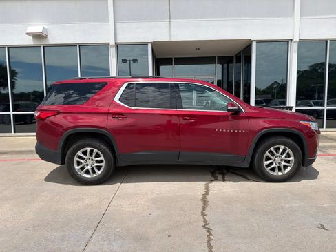 Used 2020 Chevrolet Traverse LT w/ LPO, Floor Liner Package AWD/4WD image 5