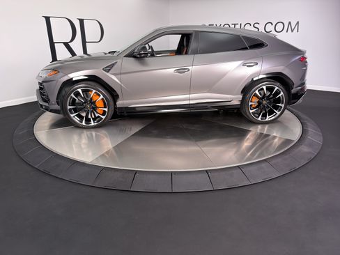 Used 2021 Lamborghini Urus AWD/4WD image 6