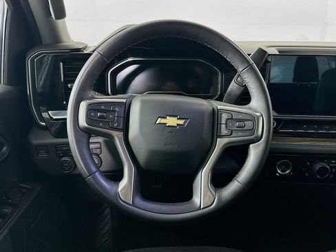 Used 2023 Chevrolet Silverado 1500 LT image 18