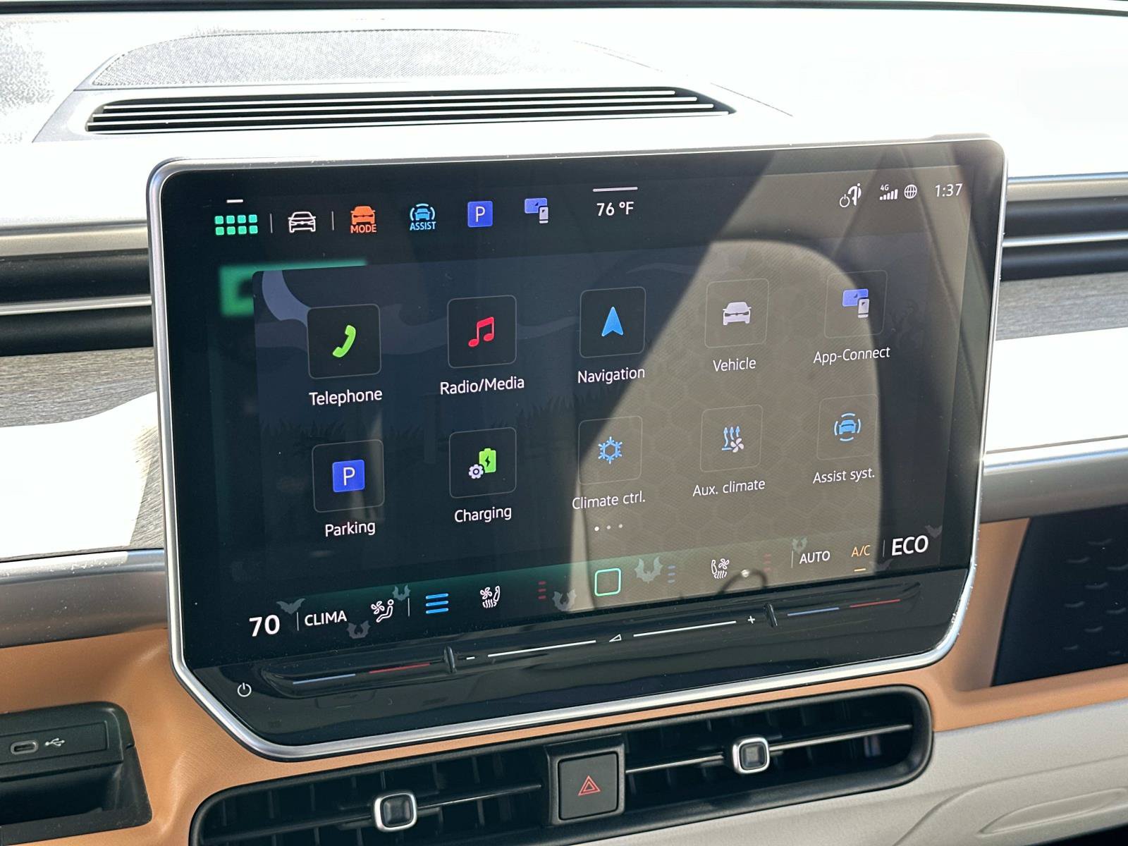 Certified 2025 Volkswagen ID. Buzz 1st Edition RWD image 12