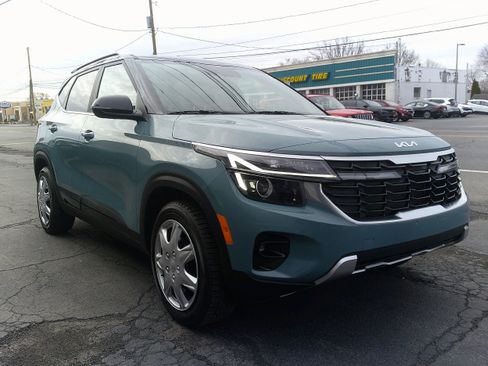 Used 2024 Kia Seltos S AWD/4WD image 7