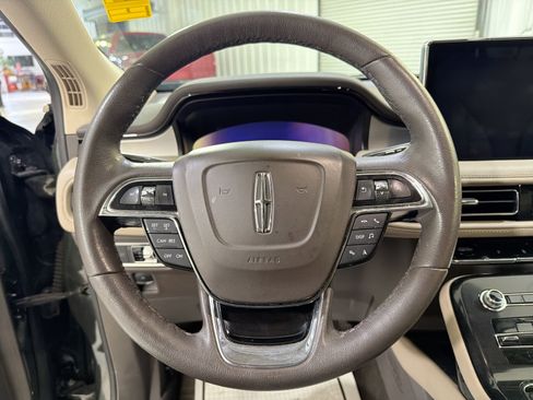 Used 2022 Lincoln Nautilus FWD image 13