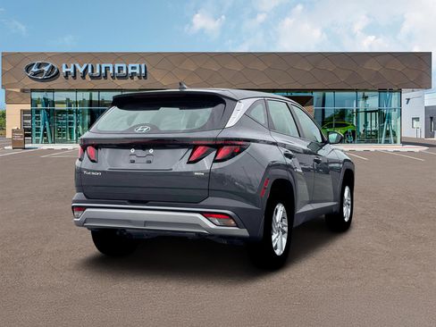 New 2026 Hyundai Tucson SE image 7