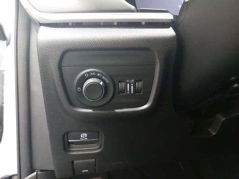 Used 2024 Jeep Grand Cherokee L Laredo image 28