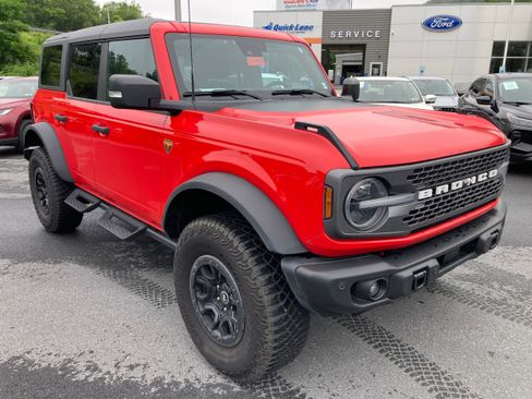 Used 2023 Ford Bronco Badlands w/ Sasquatch Package image 3