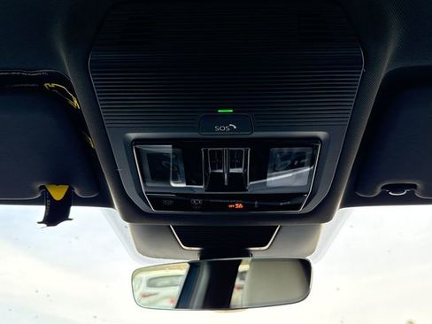 New 2026 Volkswagen Tiguan SE R-Line image 36