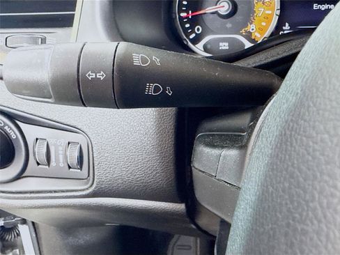 Used 2017 Jeep Renegade Limited FWD image 5