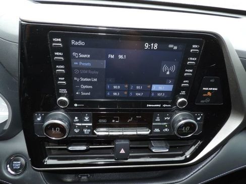 Used 2022 Toyota Highlander XLE image 24