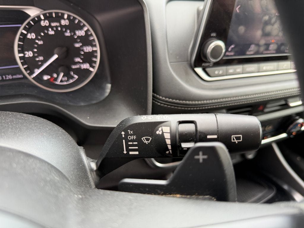 Used 2024 Nissan Rogue SV AWD/4WD image 19