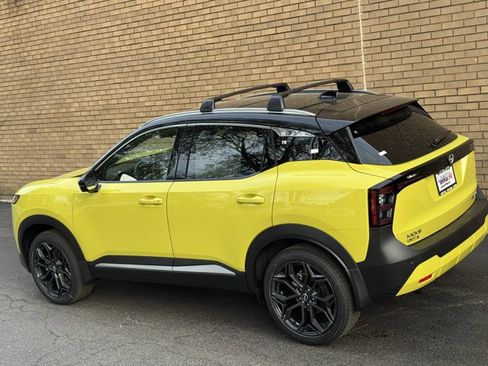 New 2026 Nissan Kicks SR w/ Cold Weather Package AWD/4WD image 39