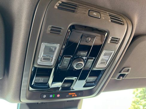 Used 2025 Cadillac Escalade Premium Luxury RWD image 73