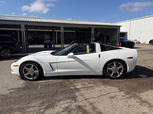 Used 2007 Chevrolet Corvette Coupe w/ Preferred Equipment Group image 13