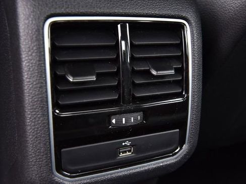 Used 2017 Volkswagen Passat 1.8T SE FWD image 24
