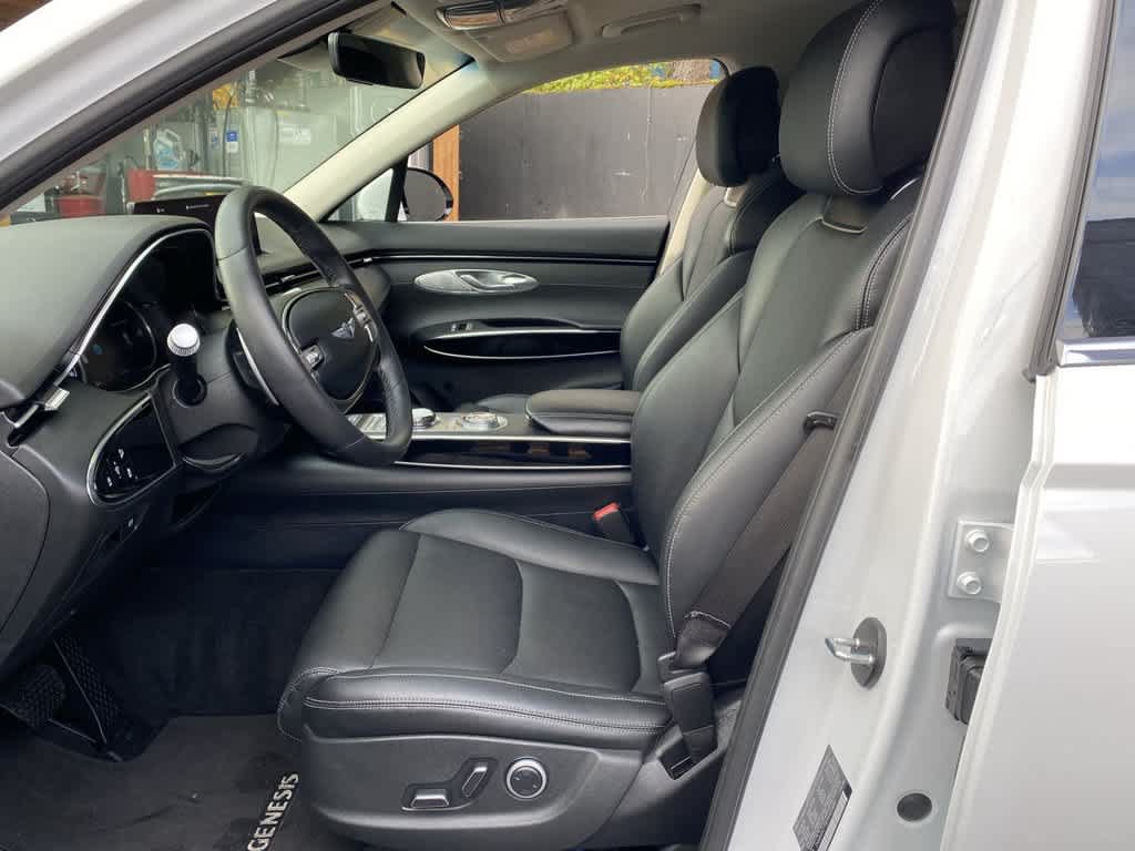 Used 2025 Genesis GV70 2.5T AWD/4WD image 12