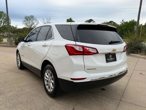 Used 2019 Chevrolet Equinox LT w/ Driver Convenience Package image 3
