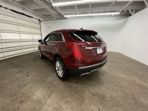 Used 2017 Cadillac XT5 Platinum image 4