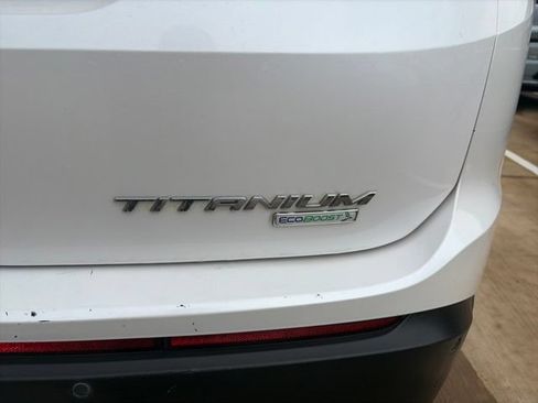 Used 2015 Ford Edge Titanium w/ Technology Package FWD image 3