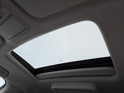 Used 2025 Honda Odyssey Touring image 31