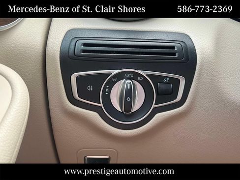Used 2021 Mercedes-Benz GLC 300 4MATIC image 28