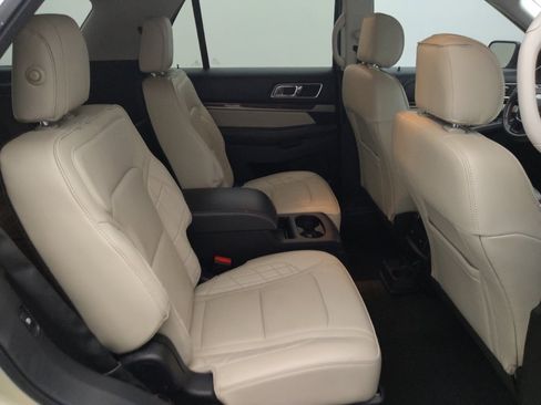 Used 2017 Ford Explorer Platinum AWD/4WD image 19