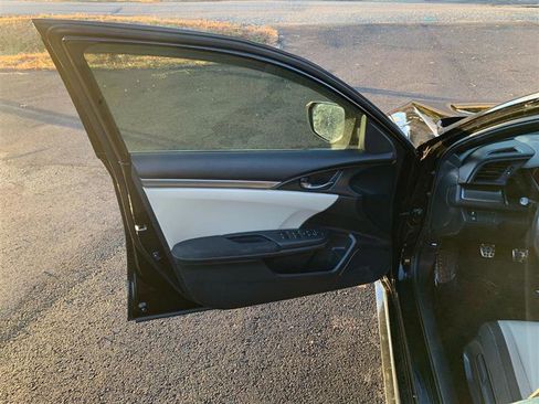 Used 2018 Honda Civic Sport image 37