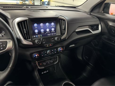 Certified 2024 GMC Terrain SLT w/ Infotainment Package II image 18