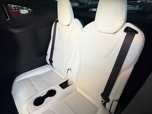 Used 2022 Tesla Model X Plaid image 17