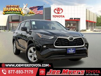 Used 2025 Toyota Highlander LE FWD video 1