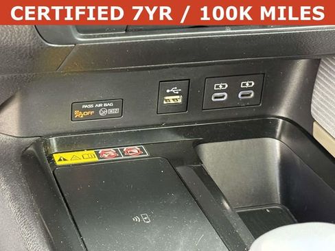 Used 2025 Toyota Camry SE w/ Convenience Package image 23