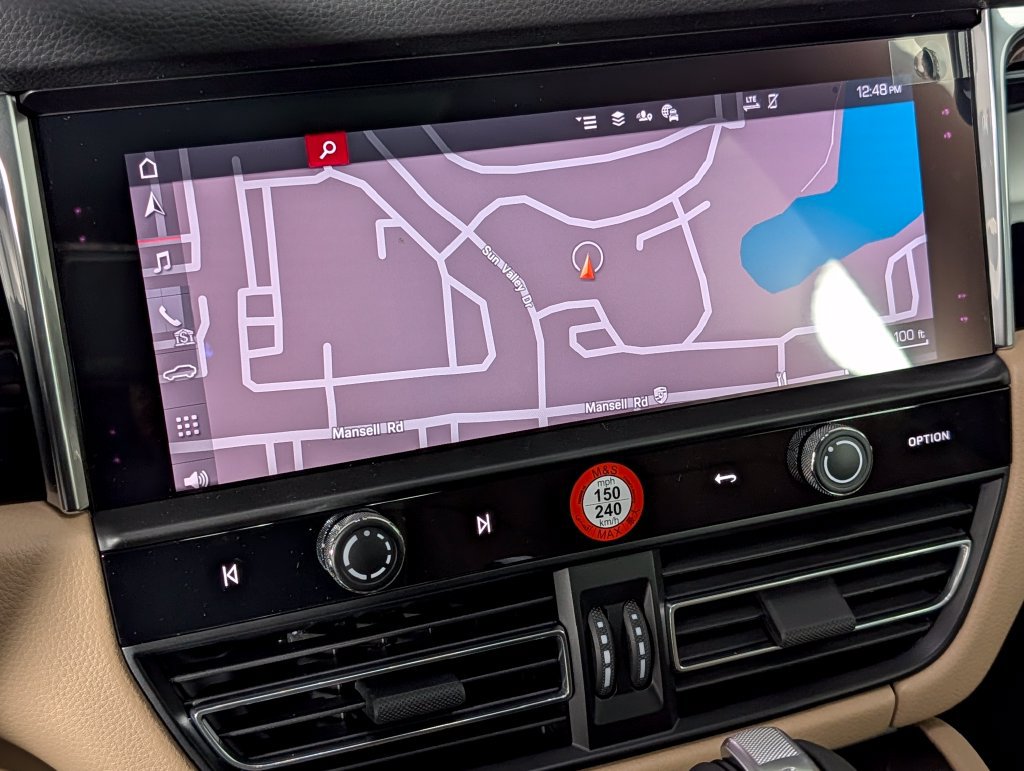 Certified 2026 Porsche Macan AWD/4WD image 33