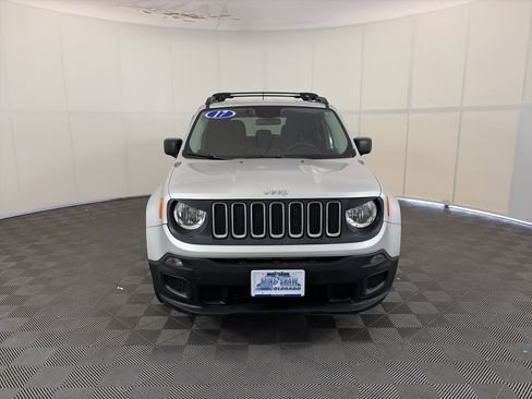 Used 2017 Jeep Renegade Sport w/ Power & Air Group image 2