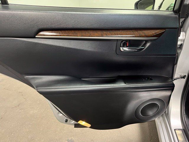 Used 2015 Lexus ES 350 w/ Premium Package FWD image 16