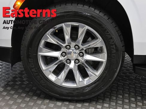Used 2023 Chevrolet Suburban Premier RWD image 35