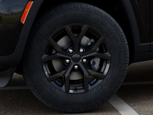 New 2026 Jeep Grand Cherokee Altitude RWD image 8