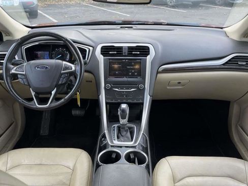 Used 2013 Ford Fusion SE image 3