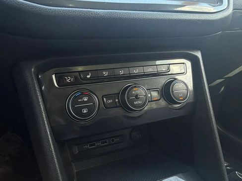 Used 2019 Volkswagen Tiguan SE FWD image 23