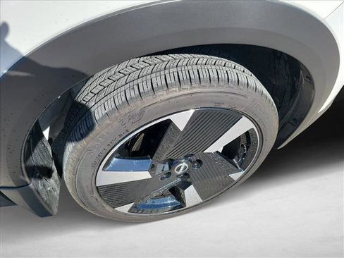 Used 2025 Nissan Kicks SR image 10