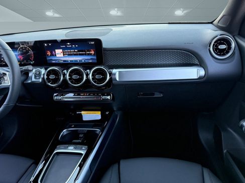 New 2026 Mercedes-Benz GLB 250 image 25