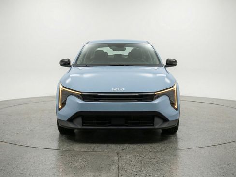 Used 2025 Kia K4 LXS image 2