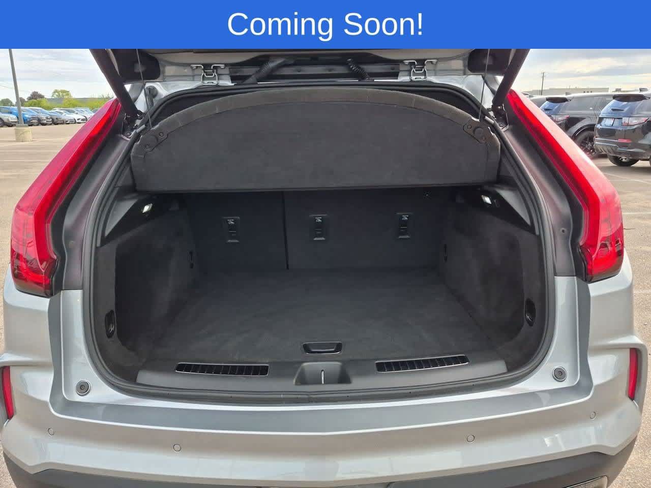 Used 2024 Cadillac XT4 Premium Luxury w/ Cold Weather Package AWD/4WD image 35