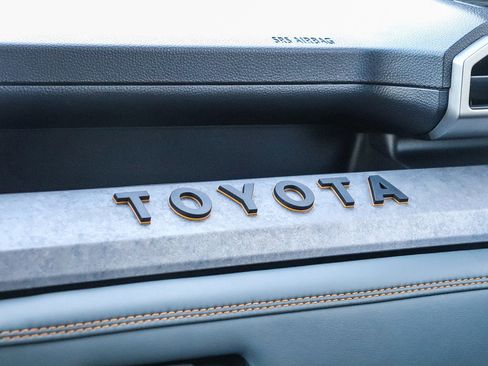 Used 2024 Toyota Tacoma Trailhunter image 19