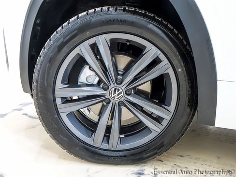 Used 2021 Volkswagen Atlas Cross Sport SE FWD image 12