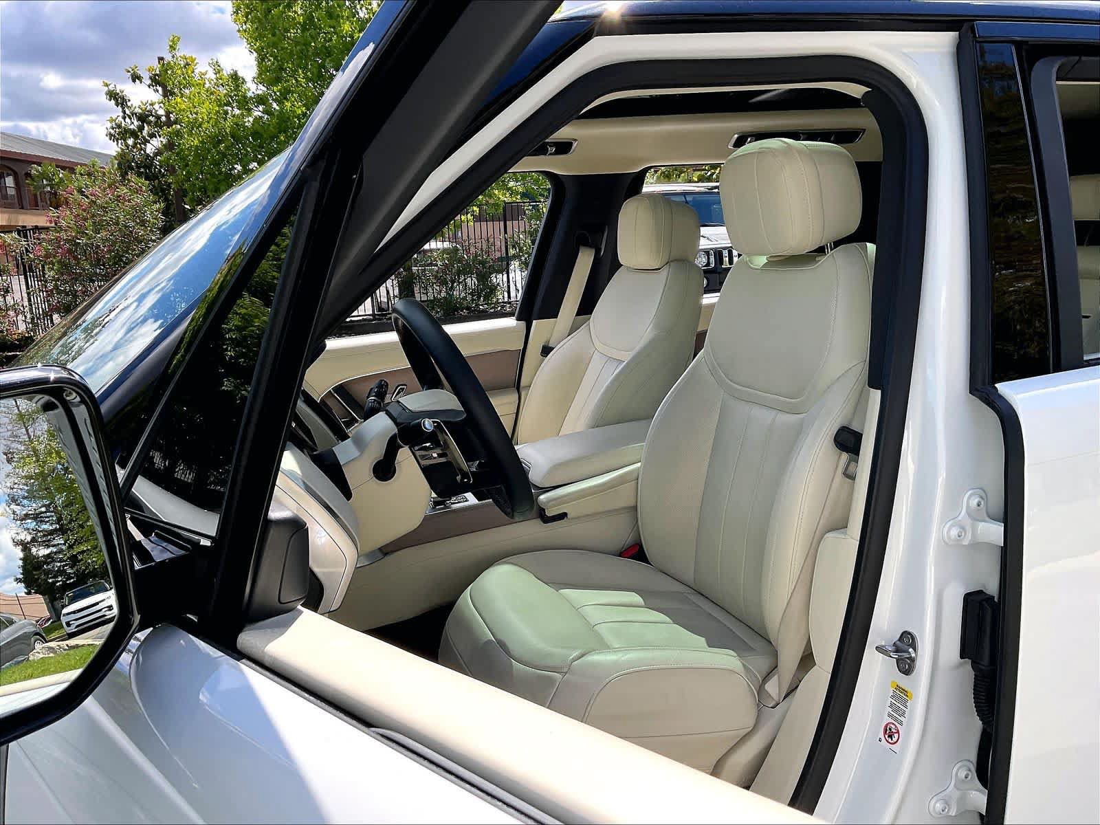 Used 2025 Land Rover Range Rover SE AWD/4WD image 30