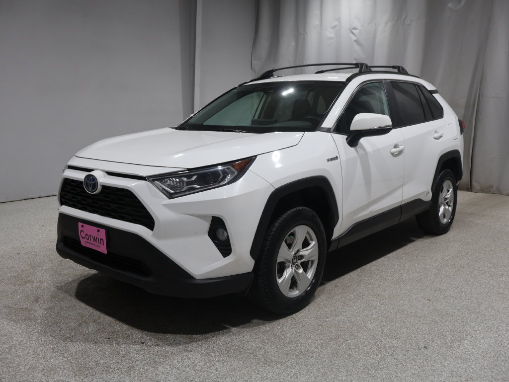 Used 2021 Toyota RAV4 XLE w/ XLE Grade Weather Package AWD/4WD image 5