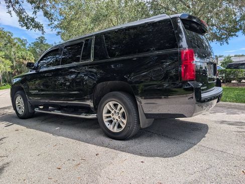 Used 2019 Chevrolet Suburban LT AWD/4WD image 6