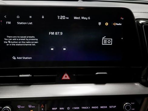 Used 2023 Kia Sportage EX FWD image 4