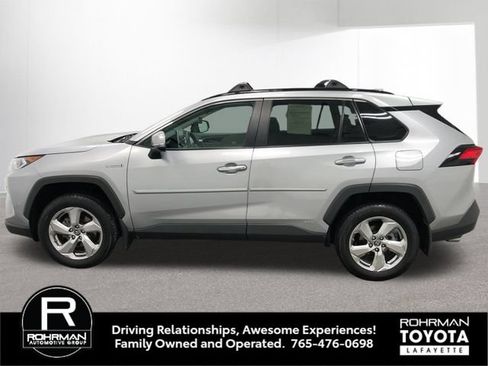 Used 2019 Toyota RAV4 Limited w/ Carpet Mat Package AWD/4WD image 3