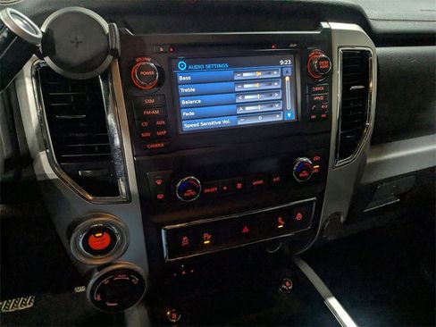 Used 2018 Nissan Titan PRO-4X w/ Pro-4x Convenience Package image 11