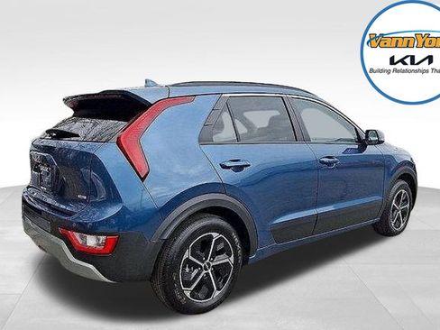 New 2025 Kia Niro EX image 4